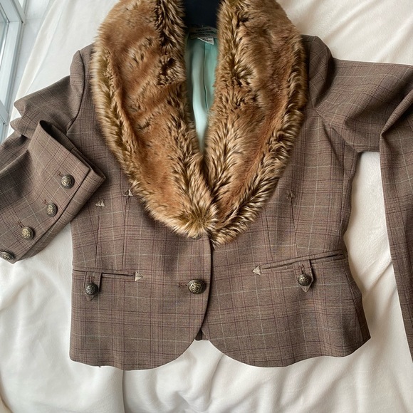 Burgundy plaid designer Blazer with Faux Fur Trim - Picture 5 of 16